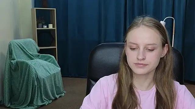 VinaNeslusan online show from 05/30/26, 03:47