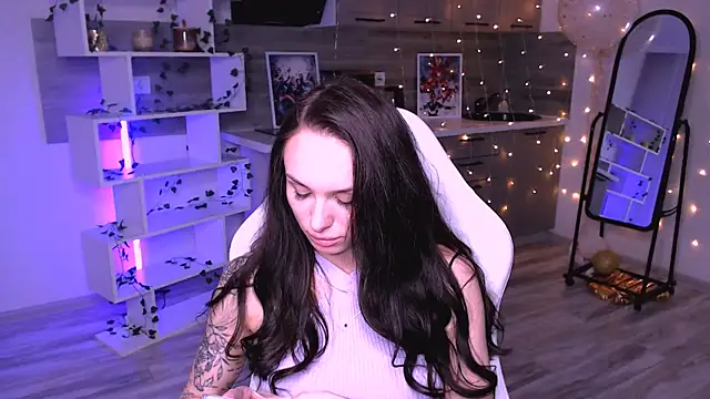 NicoleMerz online show from 05/30/26, 07:44