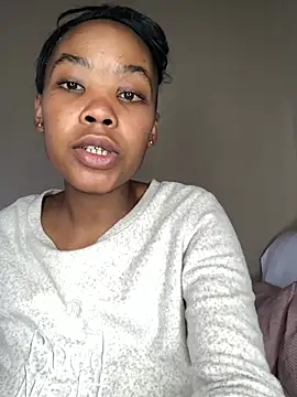 Snapshot of Nicole-Liam- chatting on 07/04/26, 12:33 Nicole-Liam- online show from 07/04/26, 12:33