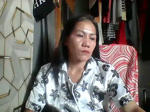 Snapshot of pinayheartaker chatting on 05/28/26, 05:49 pinayheartaker online show from 05/28/26, 05:49