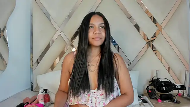 Chloe ht online show from 06/20/26, 12:30
