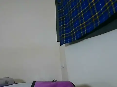 Snapshot of prettyqueenh chatting on 05/29/26, 04:21 prettyqueenh online show from 05/29/26, 04:21