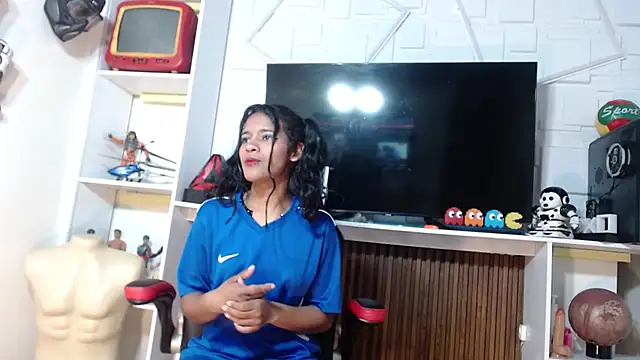 Snapshot of _QueenMarilyn chatting on 06/19/26, 07:17 QueenMarilyn online show from 06/19/26, 07:17