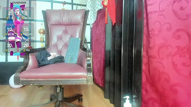 Snapshot of _QueenMarilyn chatting on 07/08/26, 07:07 QueenMarilyn online show from 07/08/26, 07:07