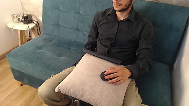 Snapshot of kreyiko_ chatting on 05/29/26, 07:12 kreyiko online show from 05/29/26, 07:12