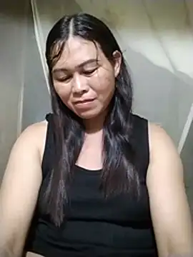 Snapshot of -Hatybi- chatting on 07/14/26, 10:43 -Hatybi- online show from 07/14/26, 10:43