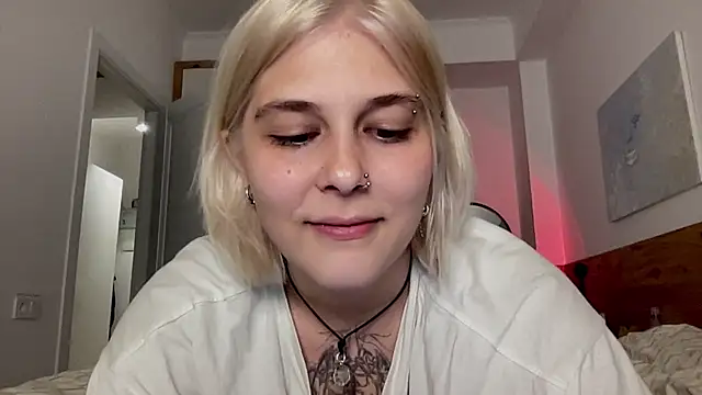 Snapshot of Ella_Bloom chatting on 07/12/26, 07:05 Ella Bloom online show from 07/12/26, 07:05