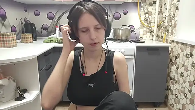 Snapshot of Saranade chatting on 07/10/26, 08:11 Saranade online show from 07/10/26, 08:11