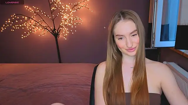 Snapshot of AlisaFoxis chatting on 07/06/26, 05:37 AlisaFoxis online show from 07/06/26, 05:37