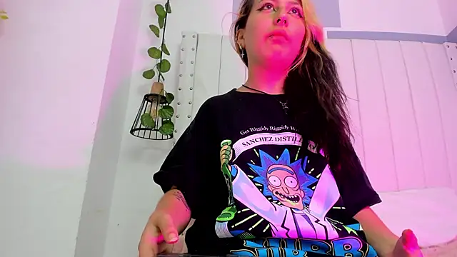 BellaJonnson online show from 06/13/26, 01:31