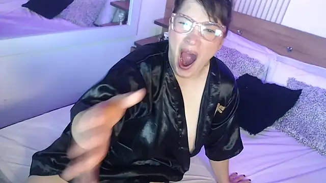 ValentinaGreyy online show from 06/27/26, 12:04
