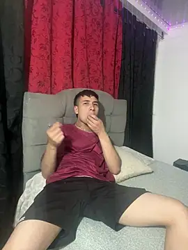 JULIANHOTSEX online show from 06/01/26, 02:46