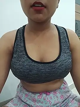 Snapshot of sexy_Diya0 chatting on 07/20/26, 06:21 sexy Diya0 online show from 07/20/26, 06:21