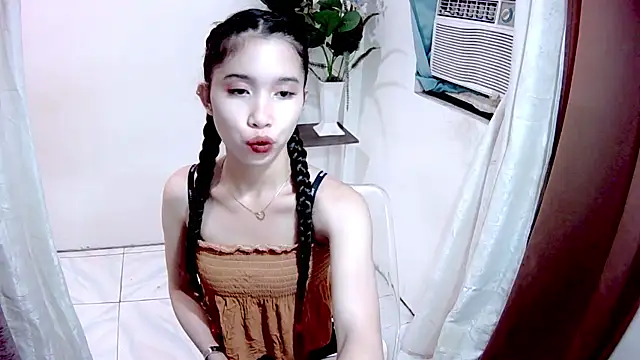 Snapshot of heartx_ chatting on 07/18/26, 01:15 heartx online show from 07/18/26, 01:15