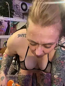 addiashtray online show from 05/30/26, 04:59