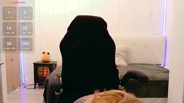 LindaWhite  online show from 03/22/26, 05:38