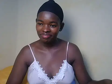 Snapshot of Emmerline_ chatting on 06/11/26, 03:15 Emmerline online show from 06/11/26, 03:15