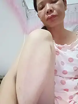 Snapshot of -Maya-a chatting on 06/18/26, 01:26 -Maya-a online show from 06/18/26, 01:26