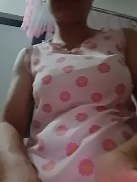 Snapshot of -Maya-a chatting on 06/21/26, 08:33 -Maya-a online show from 06/21/26, 08:33