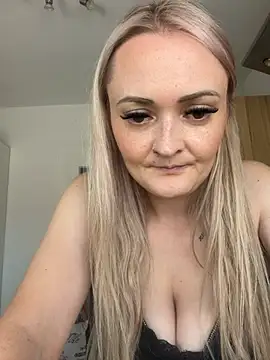 Snapshot of Alex-Blond chatting on 07/20/26, 10:39 Alex-Blond online show from 07/20/26, 10:39