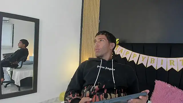 DILANX18 online show from 05/29/26, 03:32