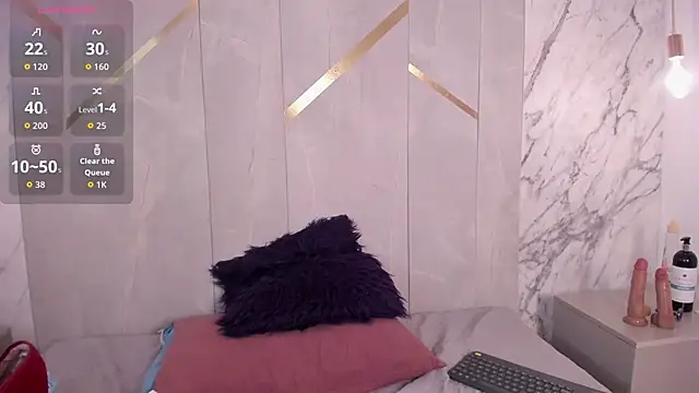 ChloeBelle  online show from 06/09/26, 12:17
