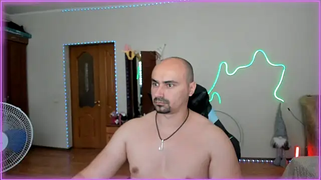 Snapshot of -SexyDaddy- chatting on 06/13/26, 09:18 -SexyDaddy- online show from 06/13/26, 09:18