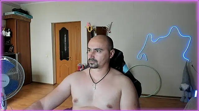 Snapshot of -SexyDaddy- chatting on 06/14/26, 12:40 -SexyDaddy- online show from 06/14/26, 12:40