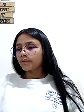 Sofielovee-01 online show from 06/10/26, 01:17