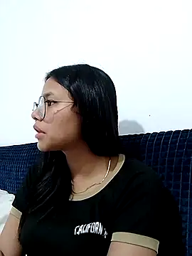Sofielovee-01 online show from 06/10/26, 01:21