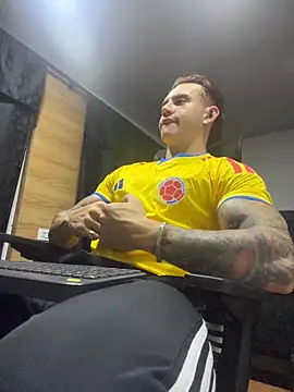 paulthompson  online show from 06/28/26, 05:46