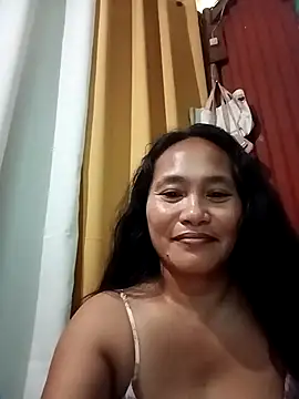 Snapshot of Queenslay chatting on 07/17/26, 10:25 Queenslay online show from 07/17/26, 10:25