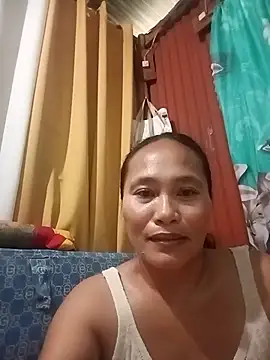 Snapshot of Queenslay chatting on 07/19/26, 10:13 Queenslay online show from 07/19/26, 10:13