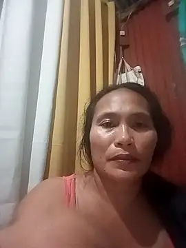 Snapshot of Queenslay chatting on 07/21/26, 10:39 Queenslay online show from 07/21/26, 10:39