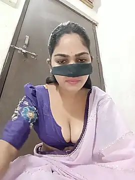 Snapshot of savita97567 chatting on 06/18/26, 04:11 savita97567 online show from 06/18/26, 04:11