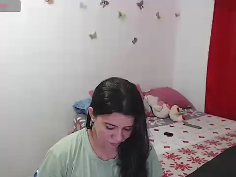 Snapshot of Caliente_in_passion chatting on 06/27/26, 04:28 Caliente in passion online show from 06/27/26, 04:28