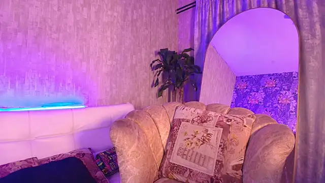 Snapshot of chloe_bronze chatting on 06/15/26, 08:22 chloe bronze online show from 06/15/26, 08:22