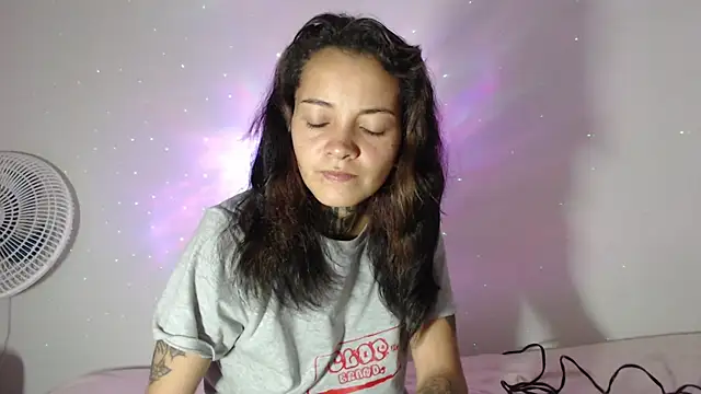 hanya23  online show from 06/30/26, 12:44