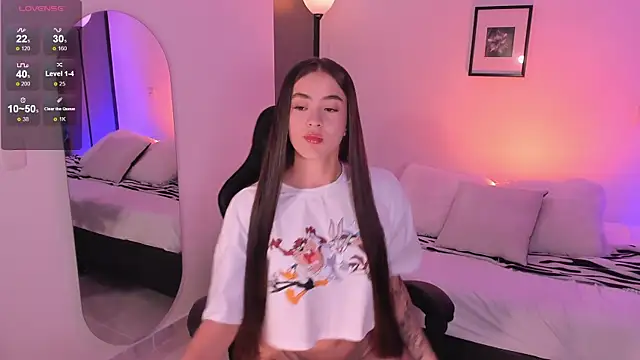 LizzyColins online show from 06/15/26, 06:32