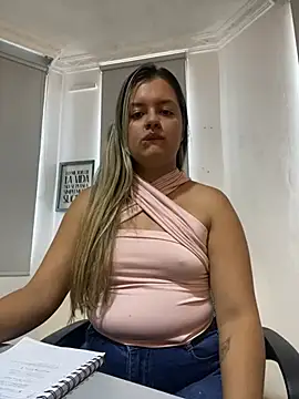 Snapshot of azulskyer chatting on 07/03/26, 04:35 azulskyer online show from 07/03/26, 04:35