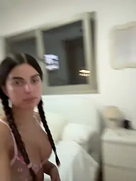 miaabelluccii online show from 07/08/26, 10:36