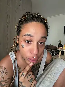 Kira nyxx online show from 07/03/26, 12:22