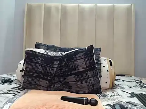 QueenZara 202 online show from 07/01/26, 11:26