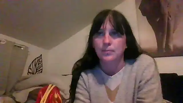 Snapshot of sexujuly88 chatting on 11/16/25, 10:37 sexujuly88 online show from 11/16/25, 10:37