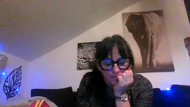 Snapshot of sexujuly88 chatting on 12/19/25, 10:39 sexujuly88 online show from 12/19/25, 10:39