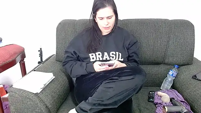 Snapshot of NinaMendes chatting on 07/07/26, 10:41 NinaMendes online show from 07/07/26, 10:41