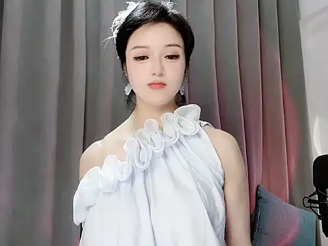 Momo-Wow online show from 06/05/26, 06:52