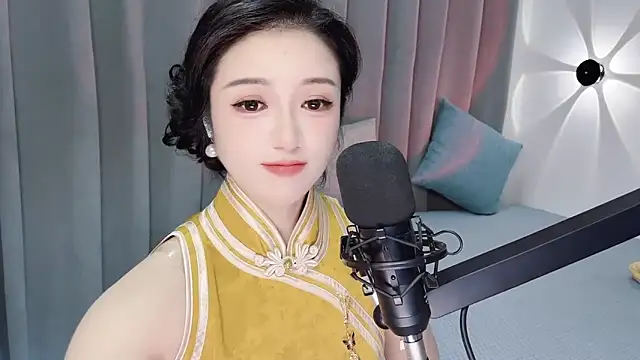 Momo-Wow online show from 06/14/26, 04:47