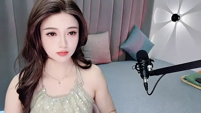 Momo-Wow online show from 06/16/26, 06:05