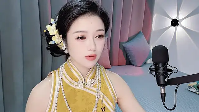 Momo-Wow online show from 06/26/26, 06:18